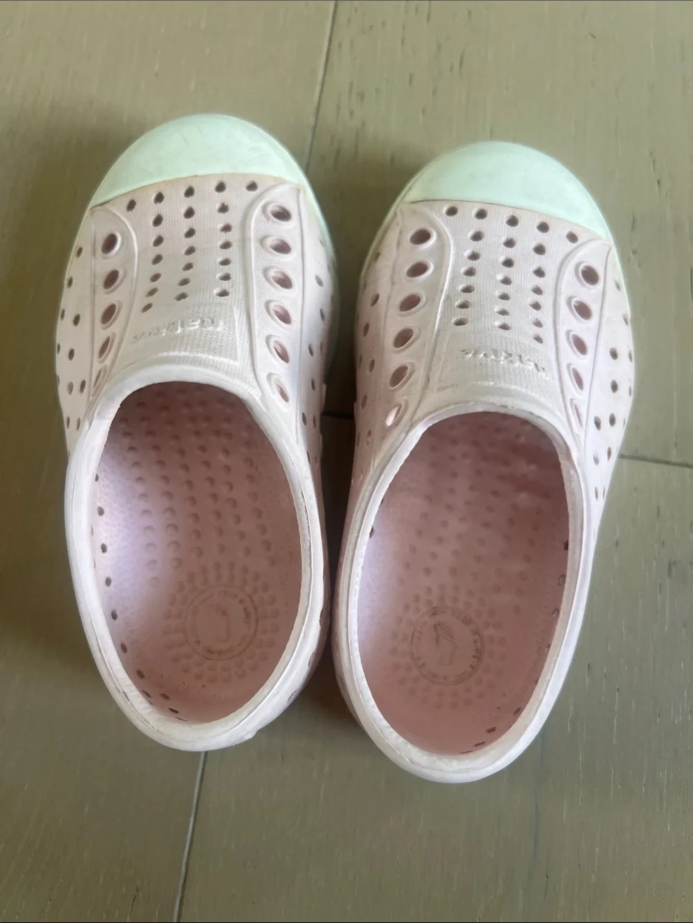 Native Kids Slip-On Water Shoes in Pale Pink